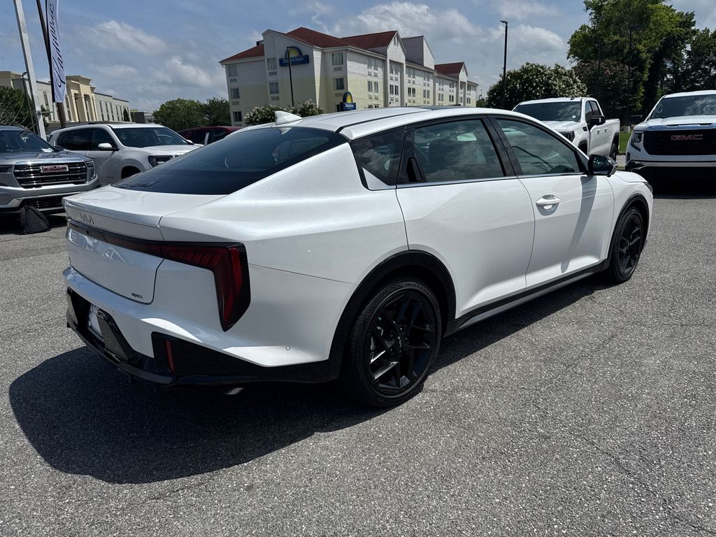 2025 Kia K4 GT-Line Turbo photo 3