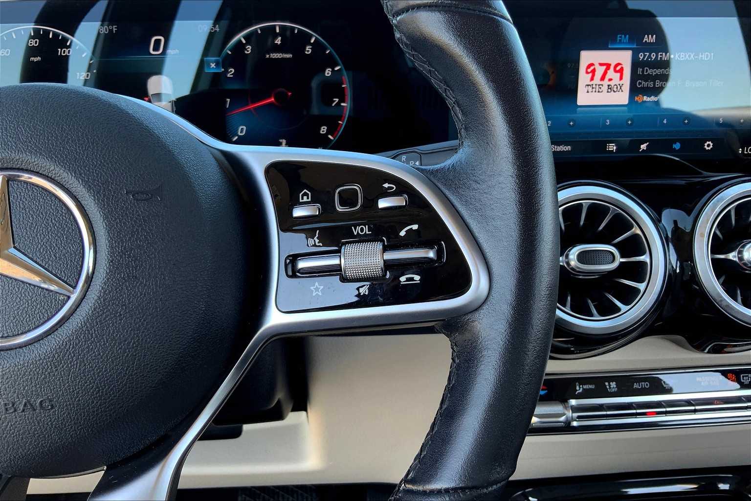 2021 Mercedes Benz GLB 250 photo 23