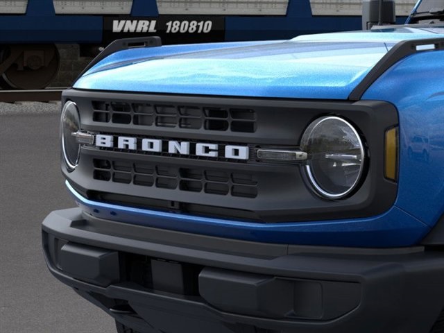 2025 Ford Bronco Base photo 17