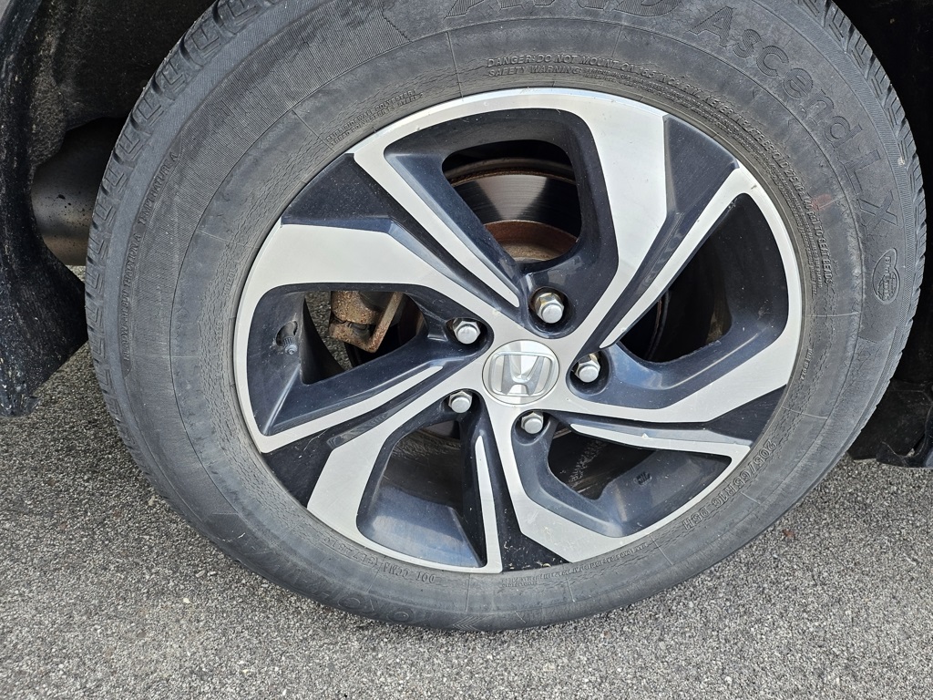 2016 Honda Accord LX photo 13