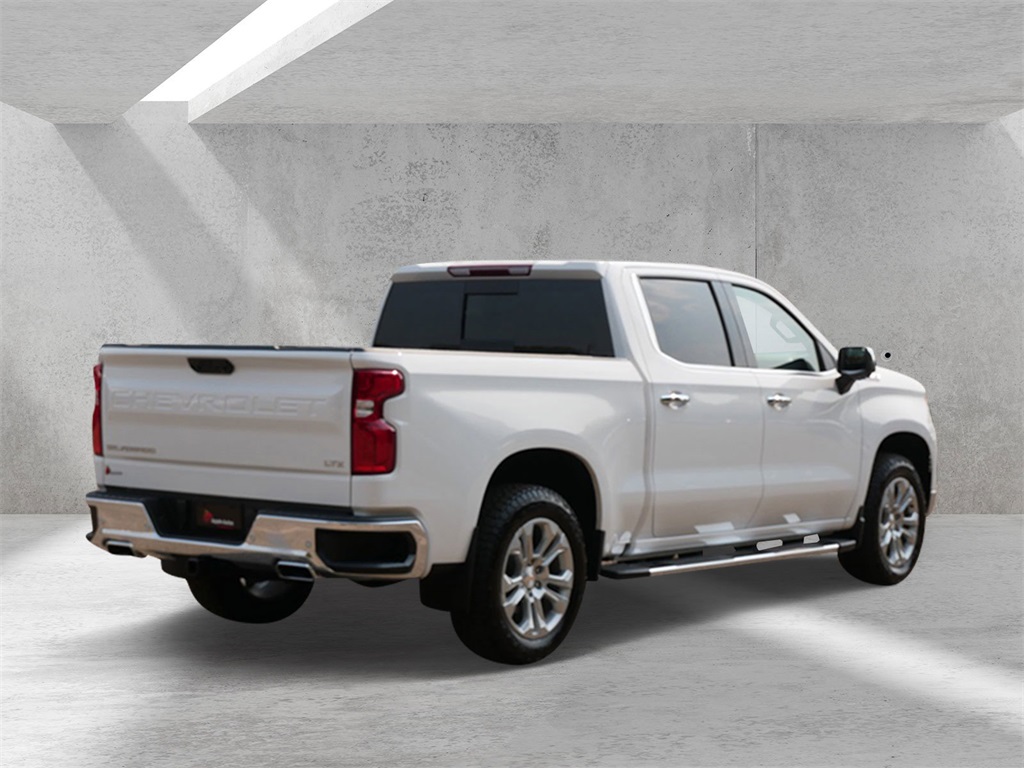 2025 Chevrolet Silverado 1500 LTZ photo 3