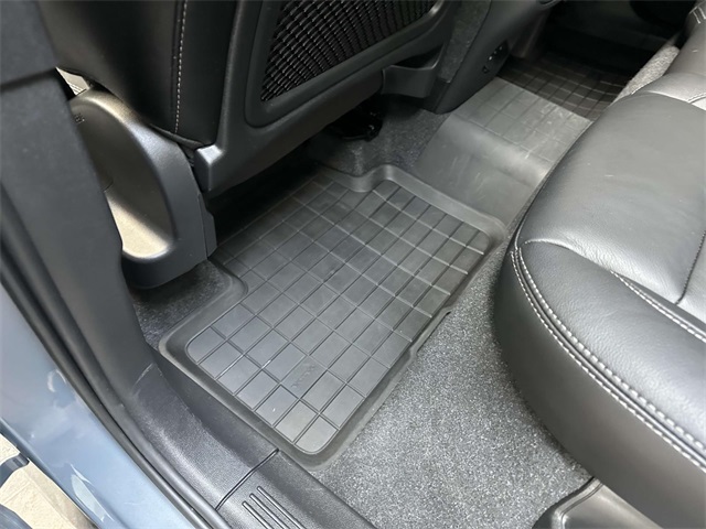 2023 Volvo XC40 Plus photo 17