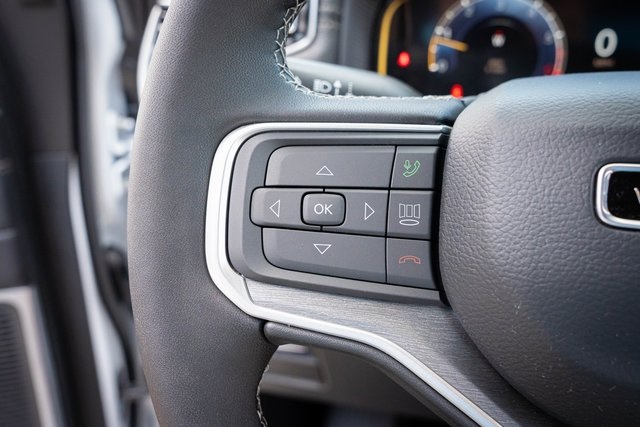 2025 Jeep Wagoneer Base photo 18