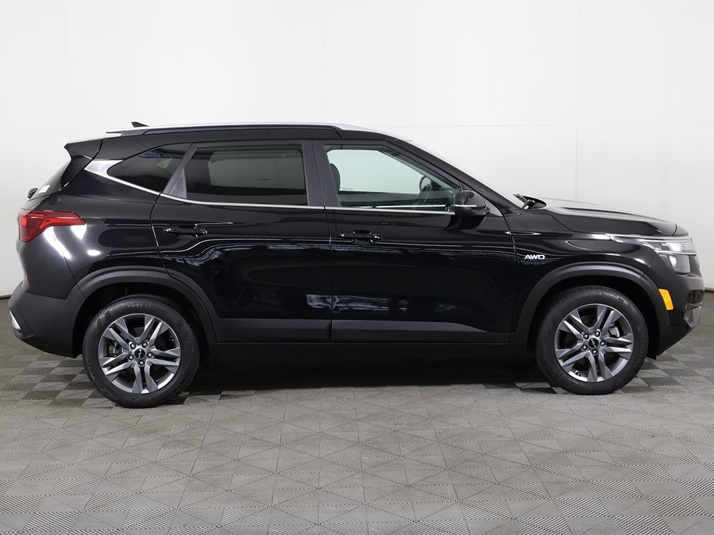 2023 Kia Seltos S photo 10