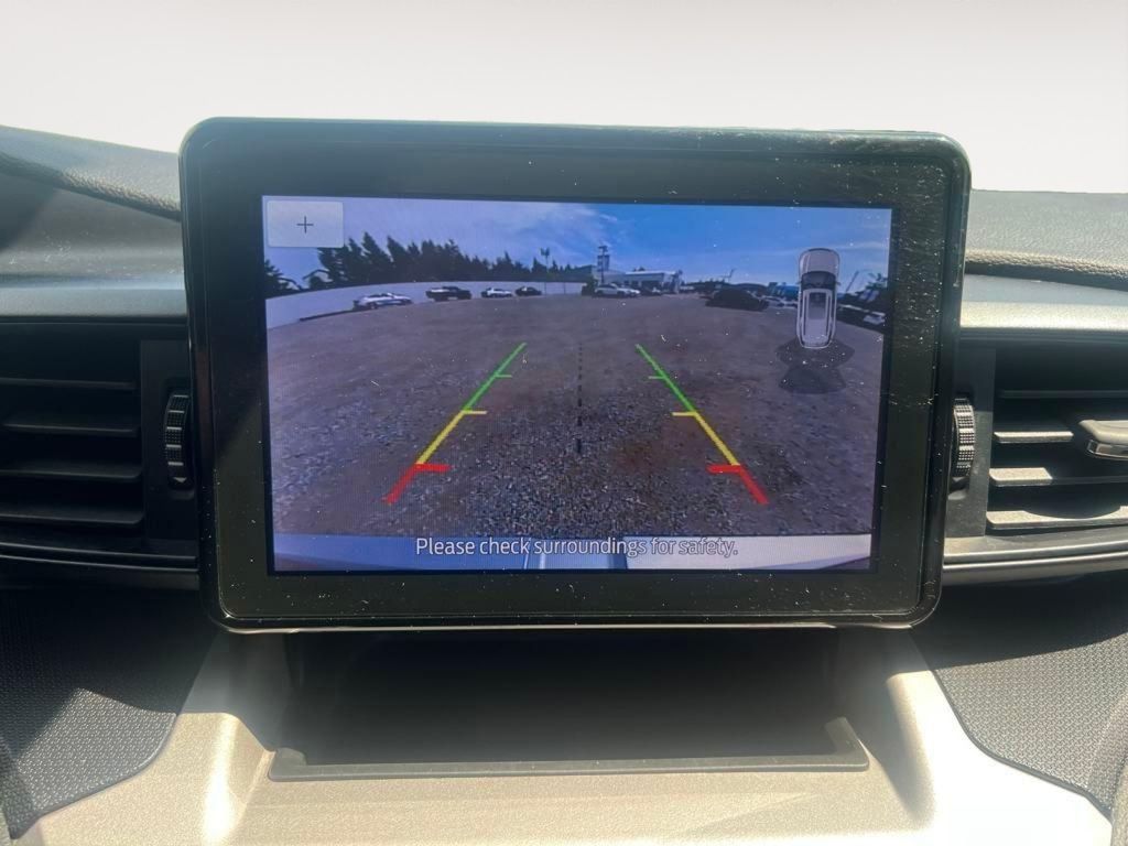 2023 Ford Explorer Base photo 12