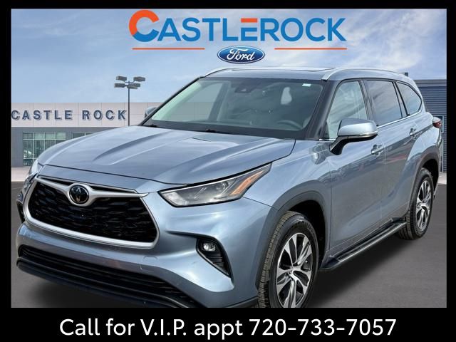 2022 Toyota Highlander XLE's photo