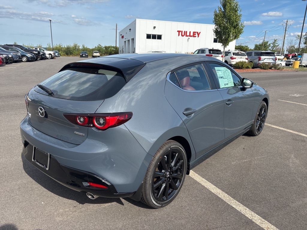 2025 Mazda Mazda3 2.5 s Carbon photo 2