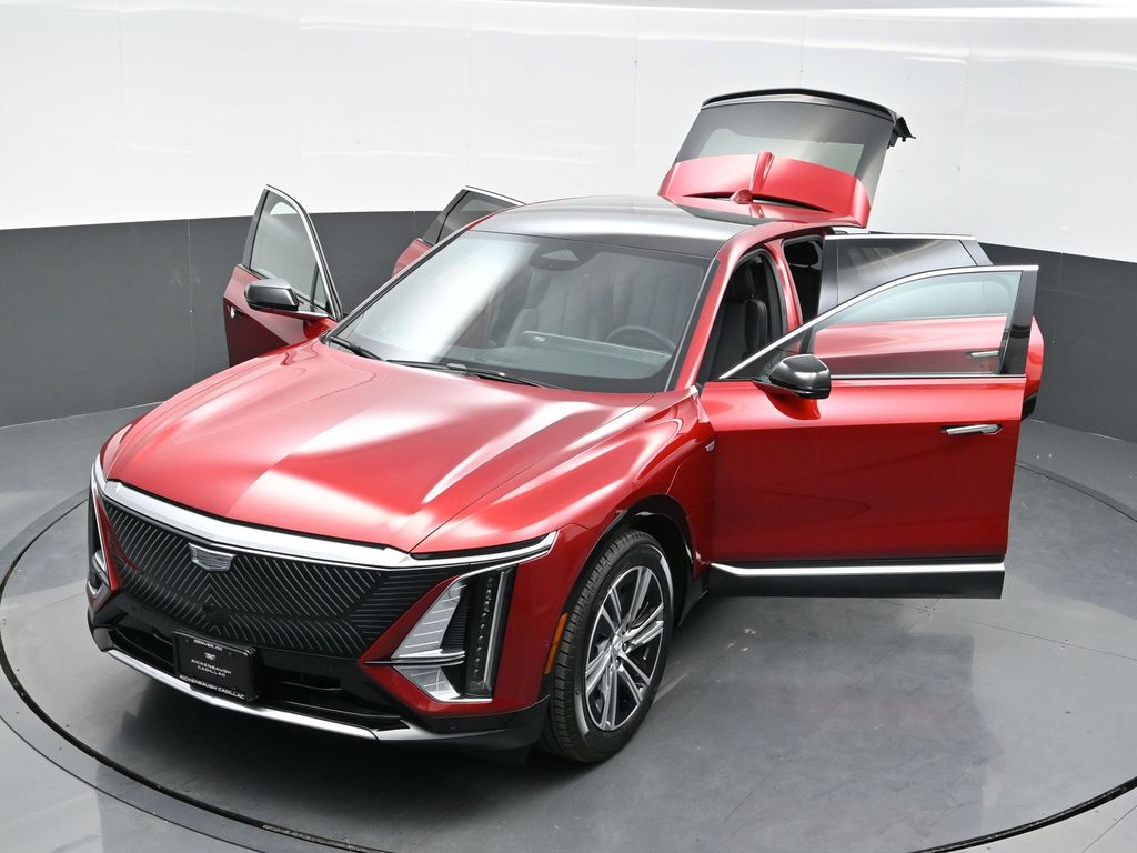 2025 Cadillac Lyriq Luxury photo 32