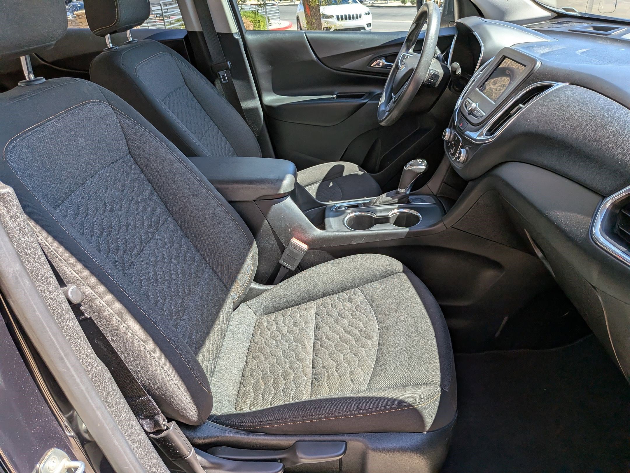 2020 Chevrolet Equinox LT photo 17