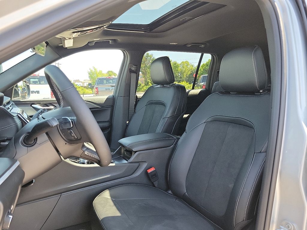 2025 Jeep Grand Cherokee Altitude X photo 12