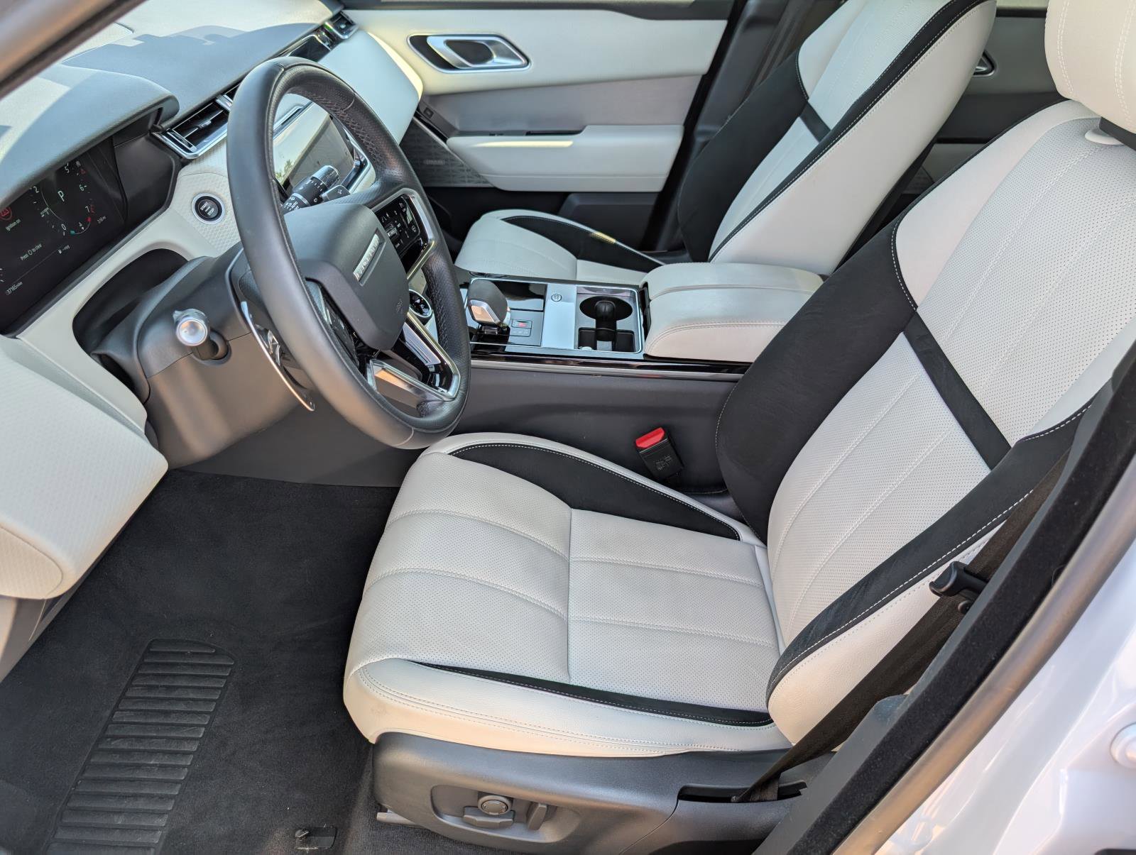 2021 Land Rover Range Rover Velar P340 R-Dynamic S photo 23