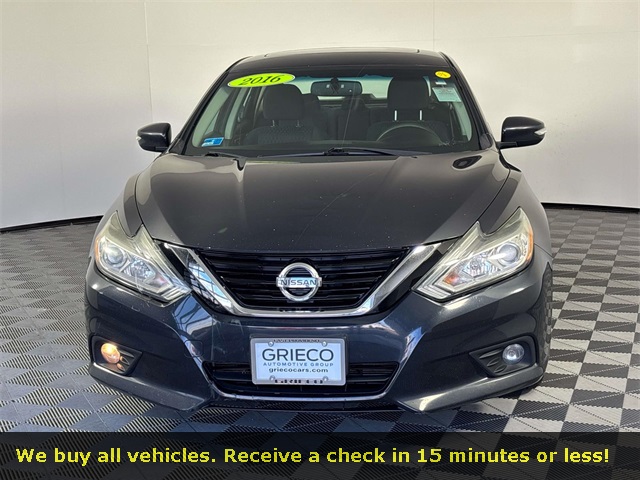 2016 Nissan Altima 2.5 SV photo 2