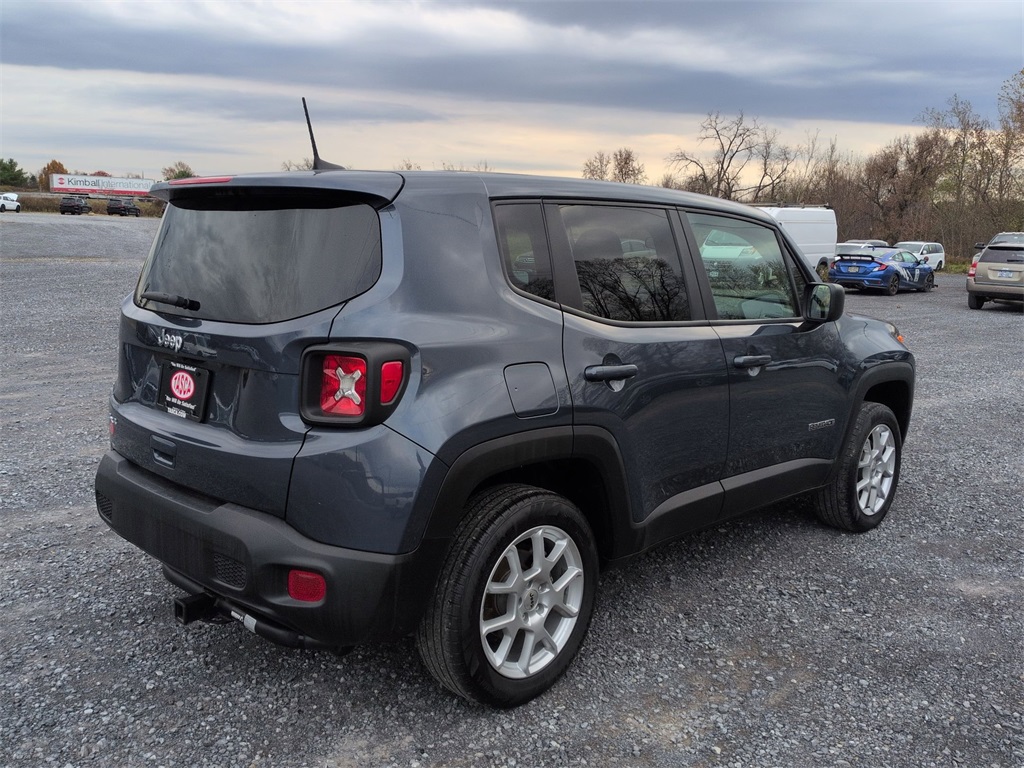 2023 Jeep Renegade Latitude photo 3