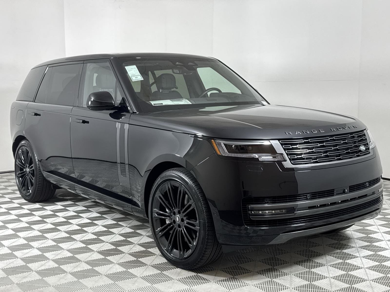 2025 Land Rover Range Rover SE photo 6