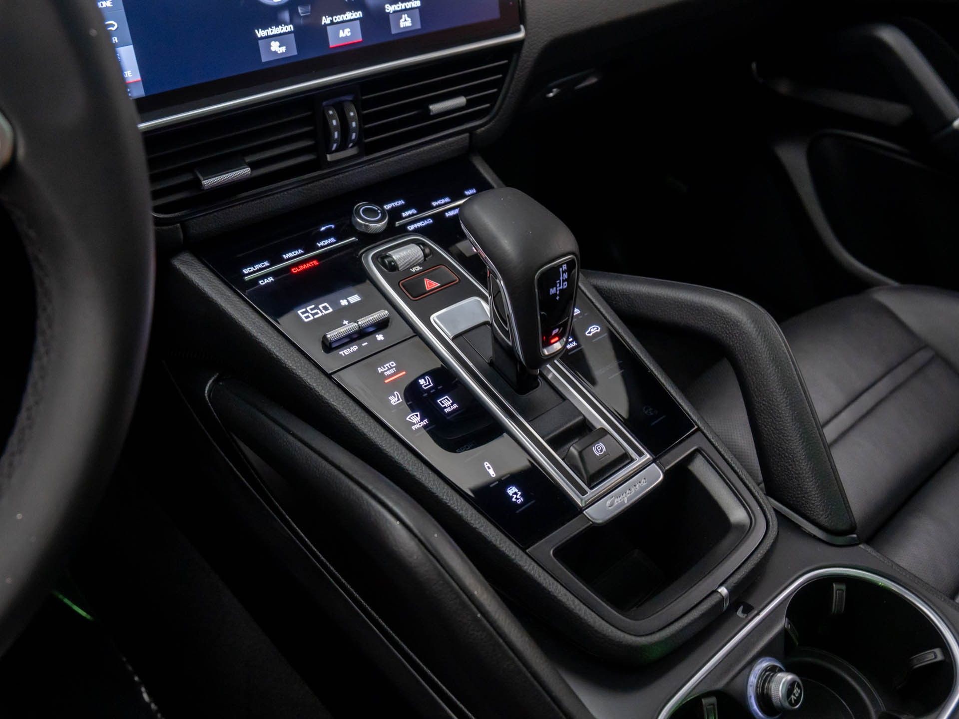 2021 Porsche Cayenne Coupe photo 11