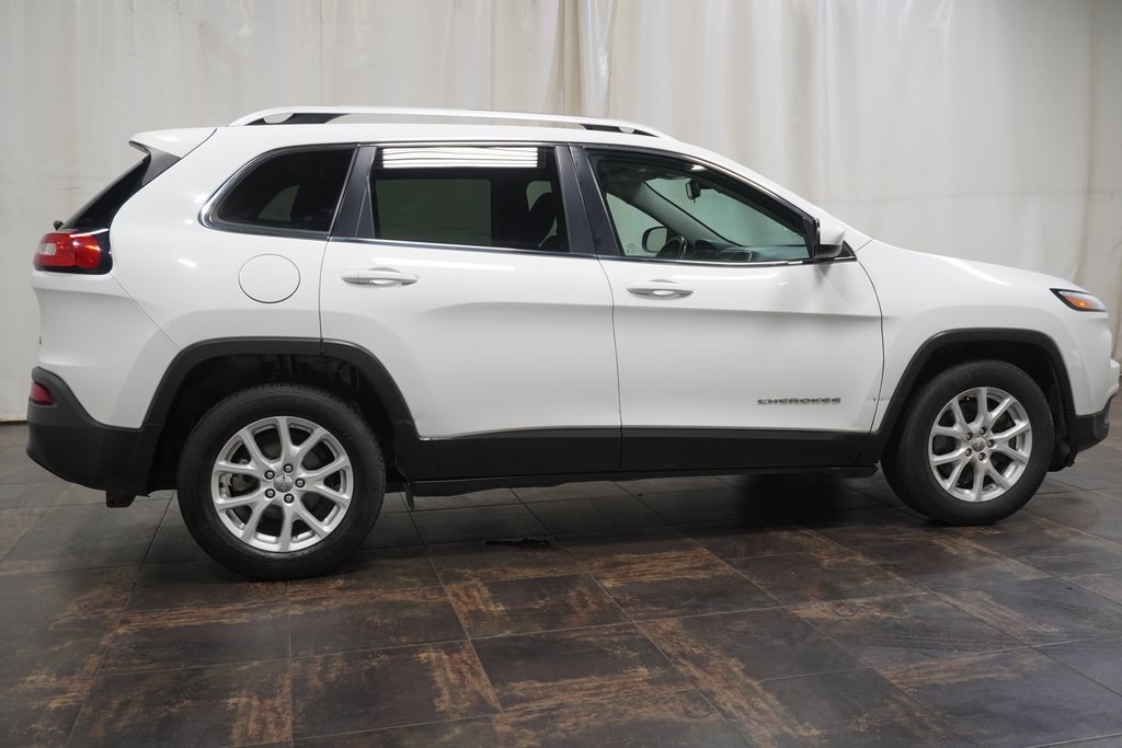 2016 Jeep Cherokee Latitude photo 3