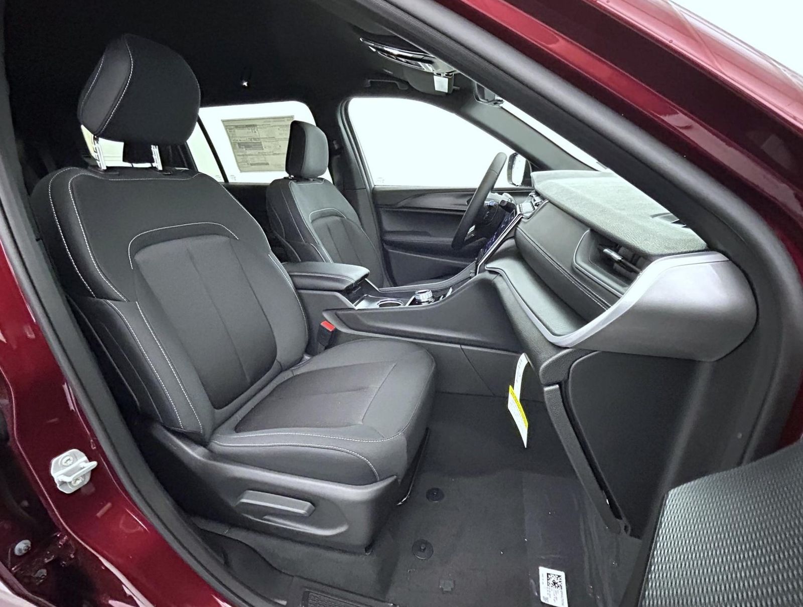 2025 Jeep Grand Cherokee Laredo photo 14