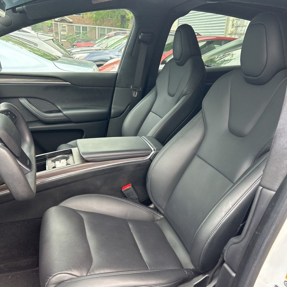 2023 Tesla Model X Standard Range photo 3