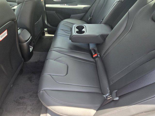 2025 Hyundai Elantra Limited photo 13