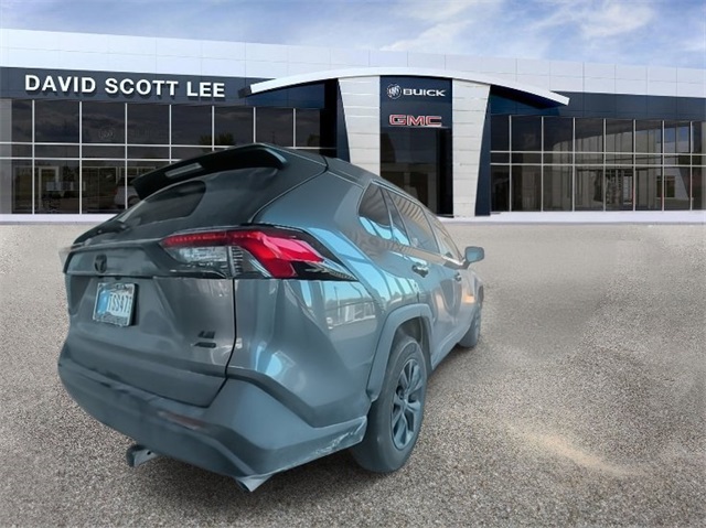 2021 Toyota RAV4 LE photo 2