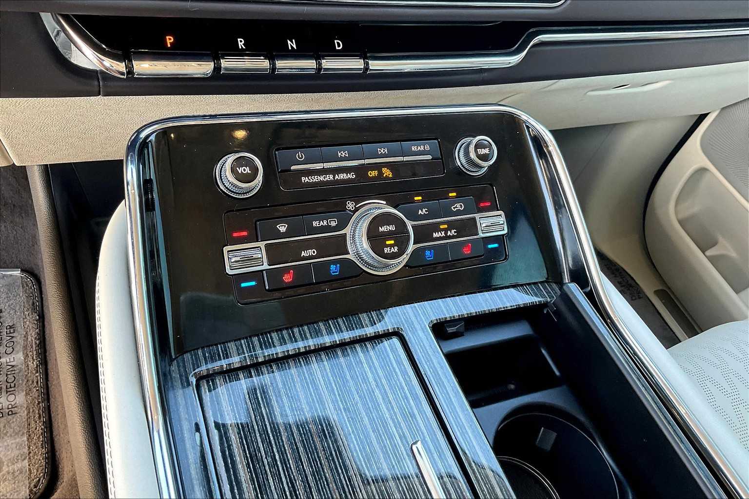 2024 Lincoln Navigator Black Label photo 30