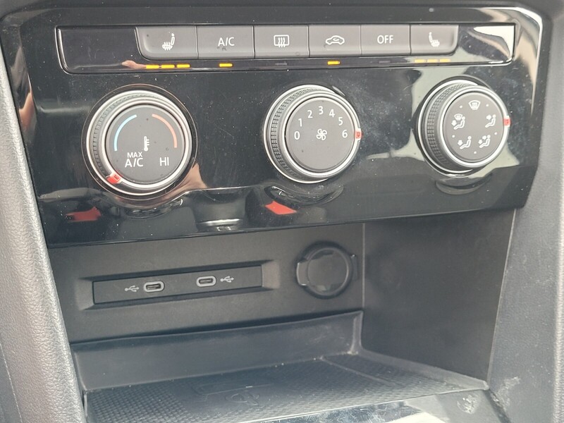 2023 Volkswagen Taos SE photo 19