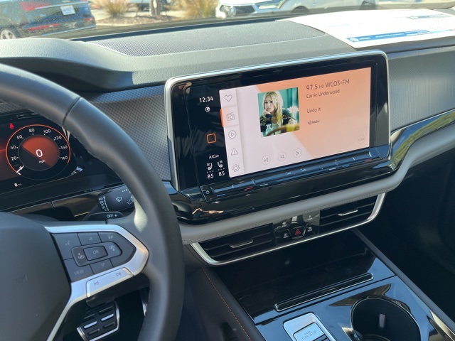 2025 Volkswagen Atlas Peak Edition SE photo 18
