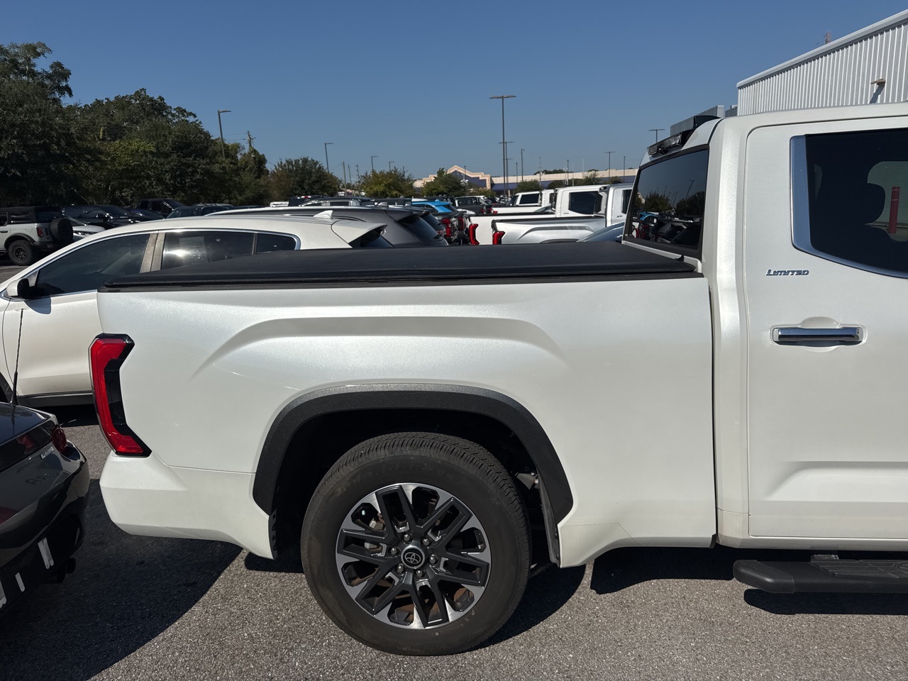 2022 Toyota Tundra Limited photo 7