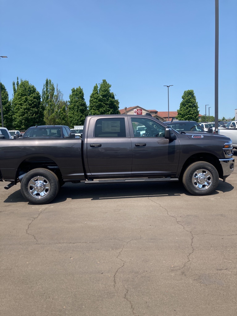 2025 Ram 2500 Tradesman photo 4