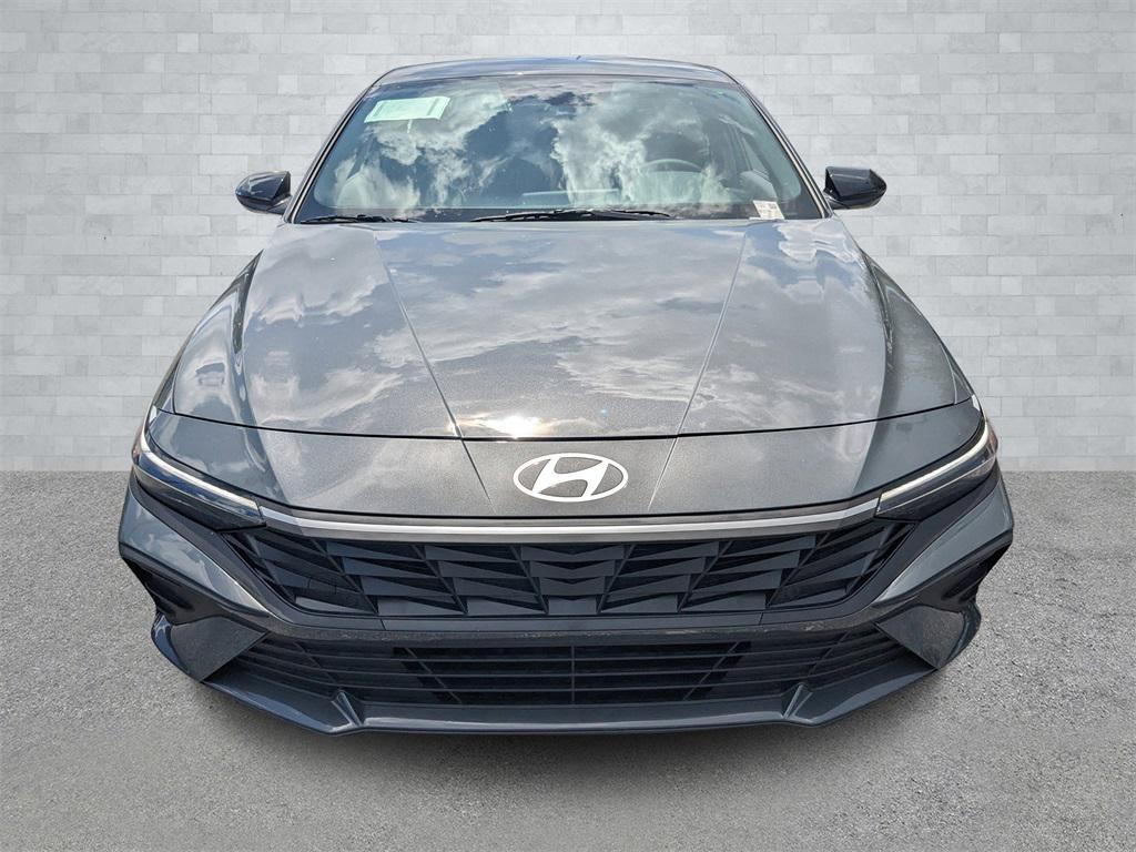 2025 Hyundai Elantra Hybrid SEL Sport photo 3