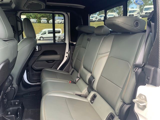 2024 Jeep Gladiator Mojave photo 16