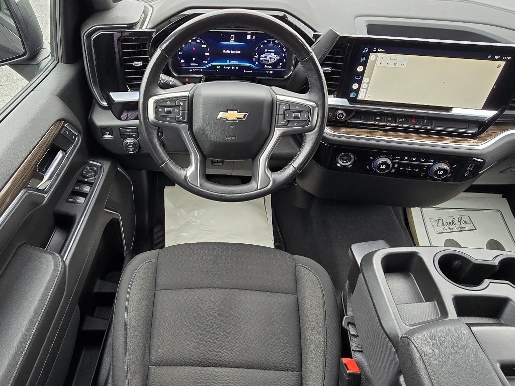 2022 Chevrolet Silverado 1500 LT photo 3