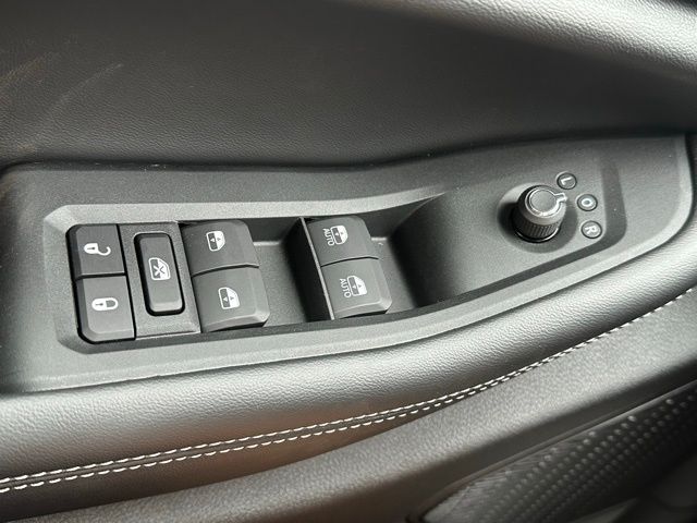 2025 Jeep Grand Cherokee Limited photo 15