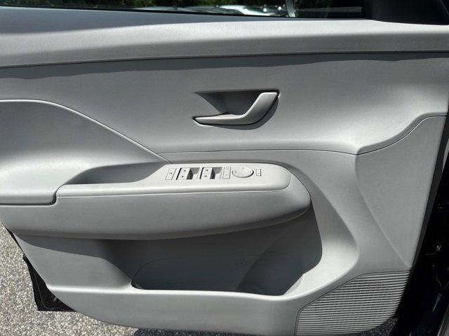 2026 Hyundai Kona SE photo 7