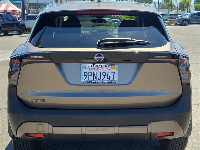 2025 Nissan Kicks SV photo 17