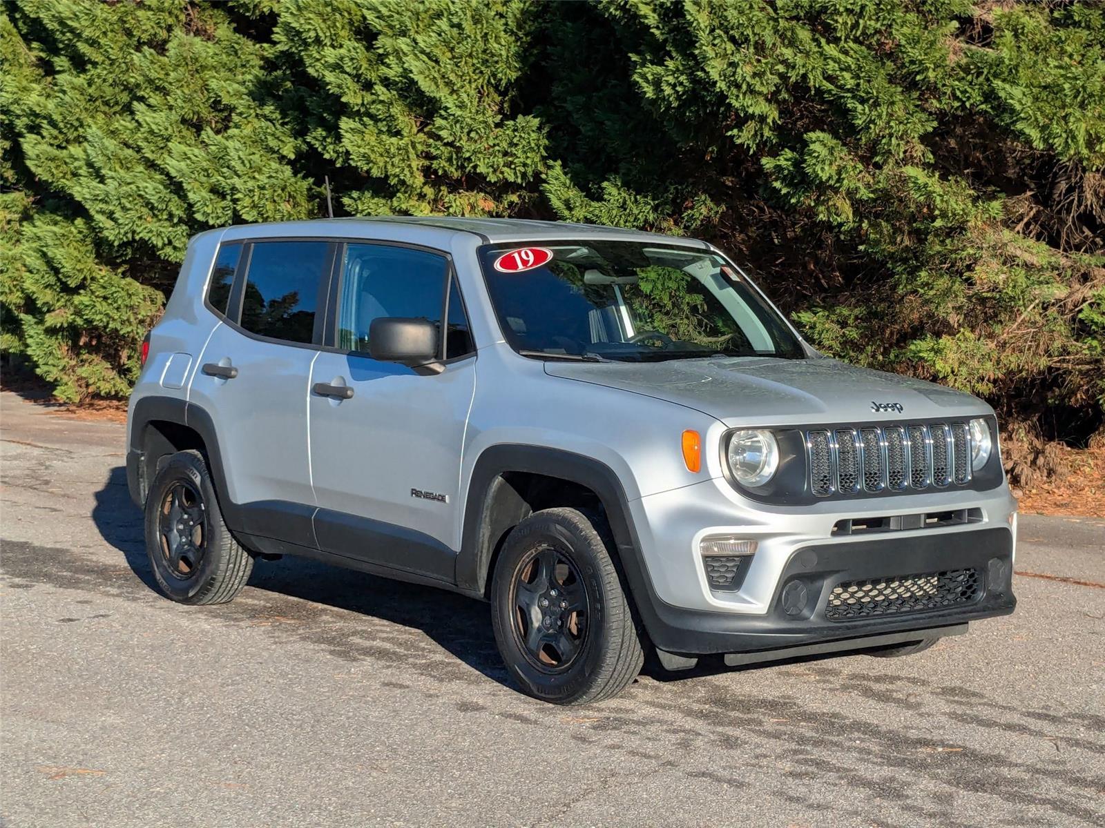 2019 Jeep Renegade Sport photo 2