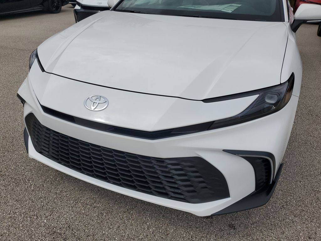 2025 Toyota Camry SE photo 10