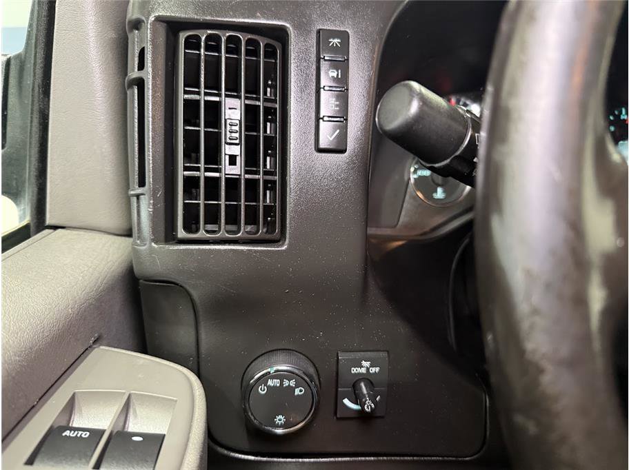 Used 2017 Summit White Chevrolet Van 3D image 25