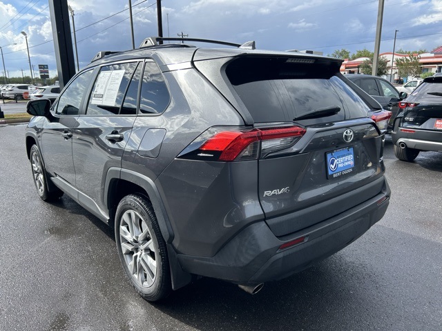 2022 Toyota RAV4 XLE Premium photo 3