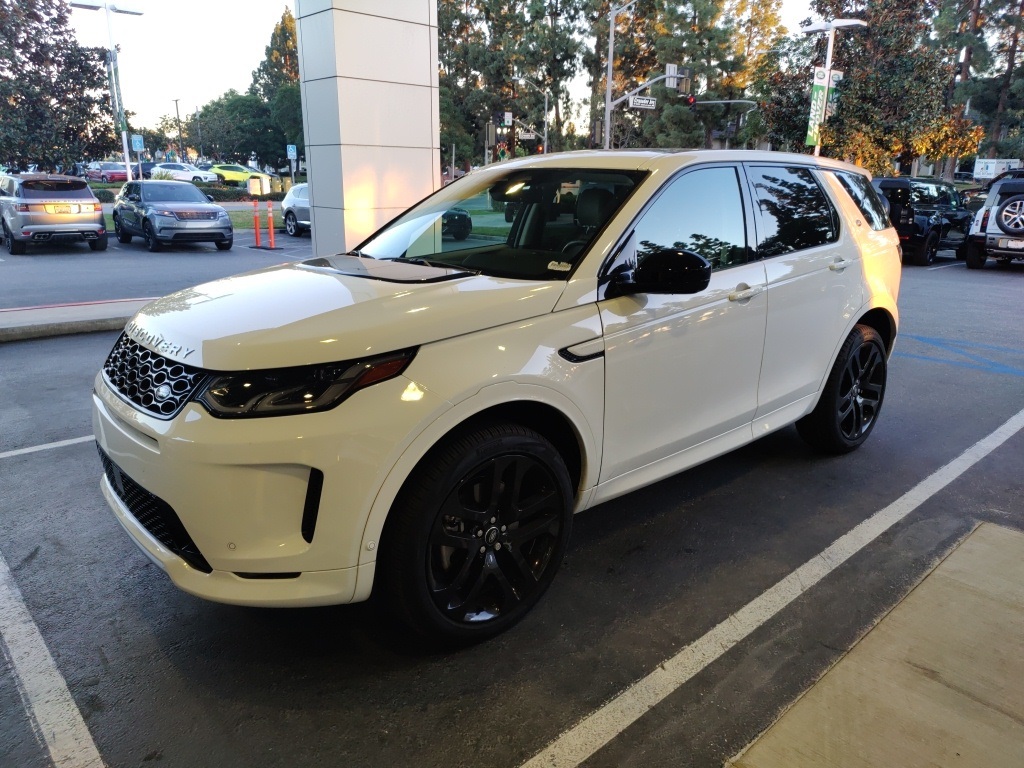 2025 Land Rover Discovery Sport S's photo