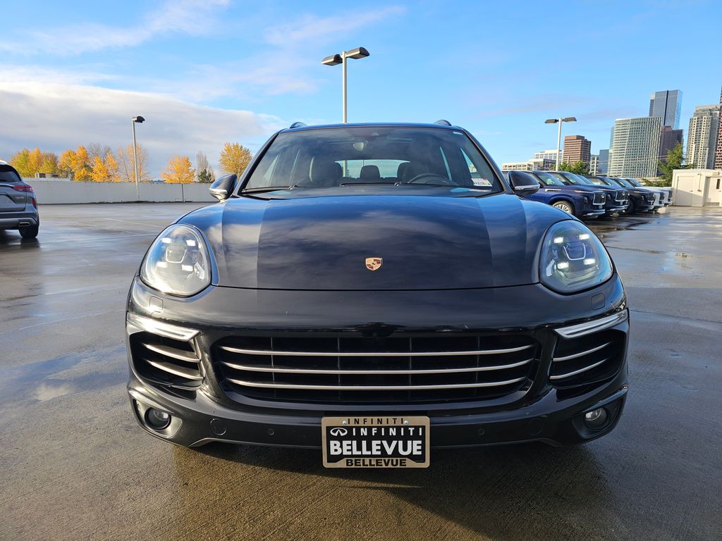 2017 Porsche Cayenne E-Hybrid S photo 2