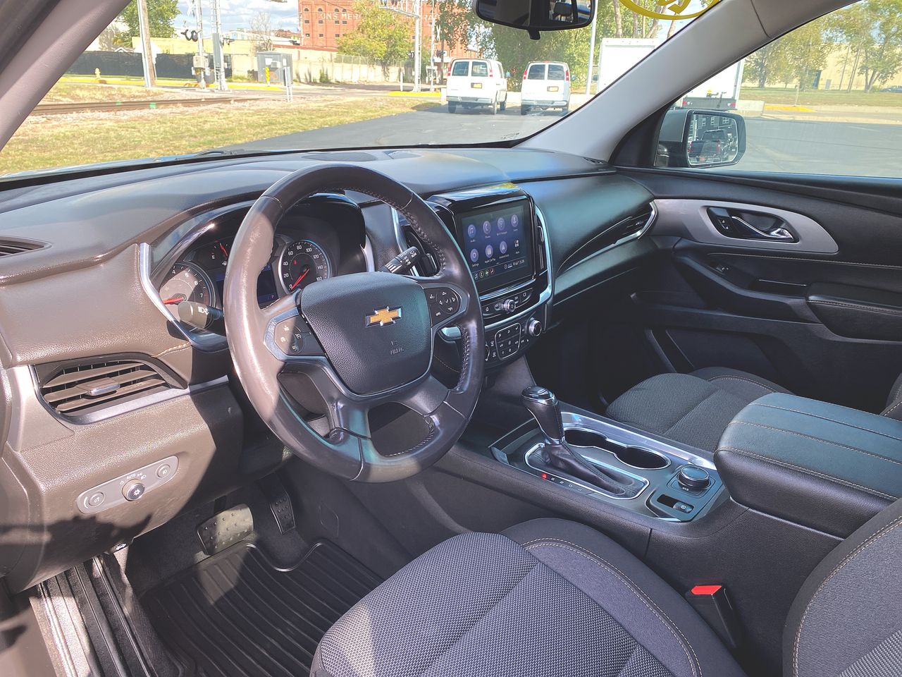 2020 Chevrolet Traverse Cloth photo 2