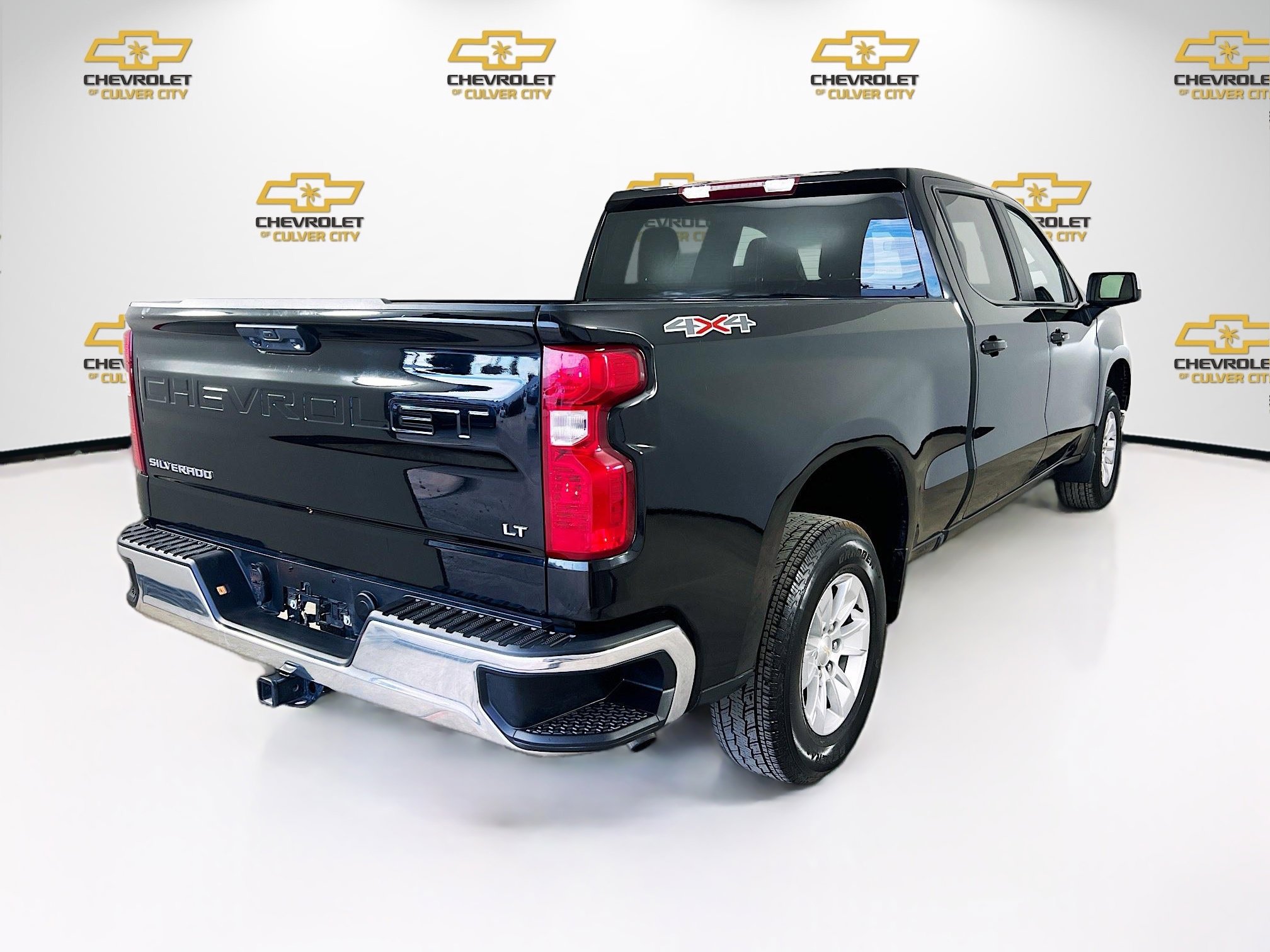 2024 Chevrolet Silverado 1500 LT photo 4