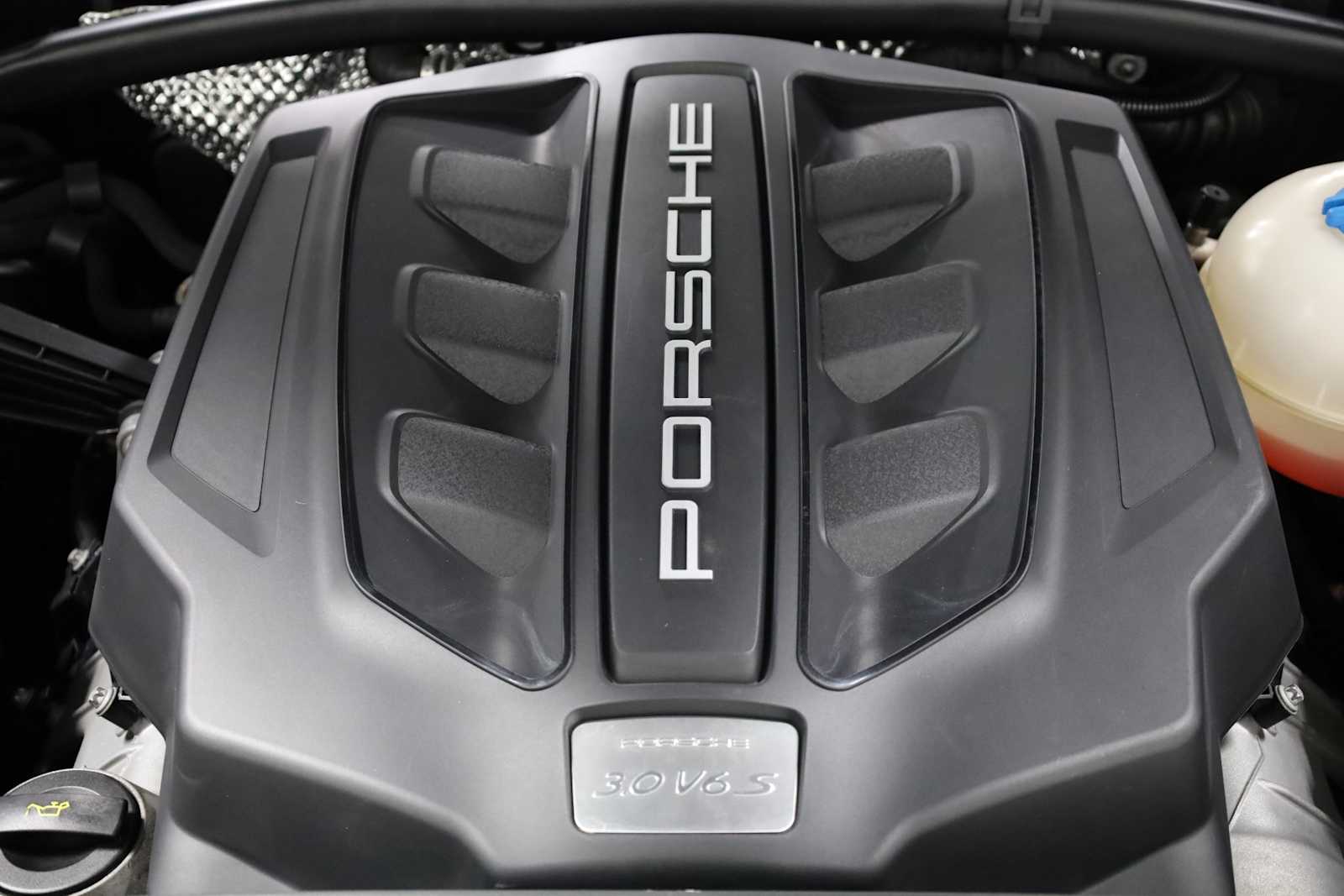 2018 Porsche Macan S photo 36