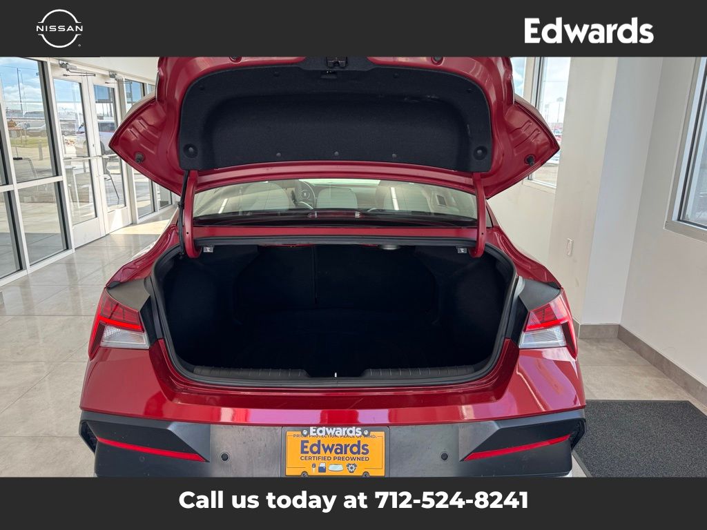 2024 Hyundai Elantra Limited photo 9