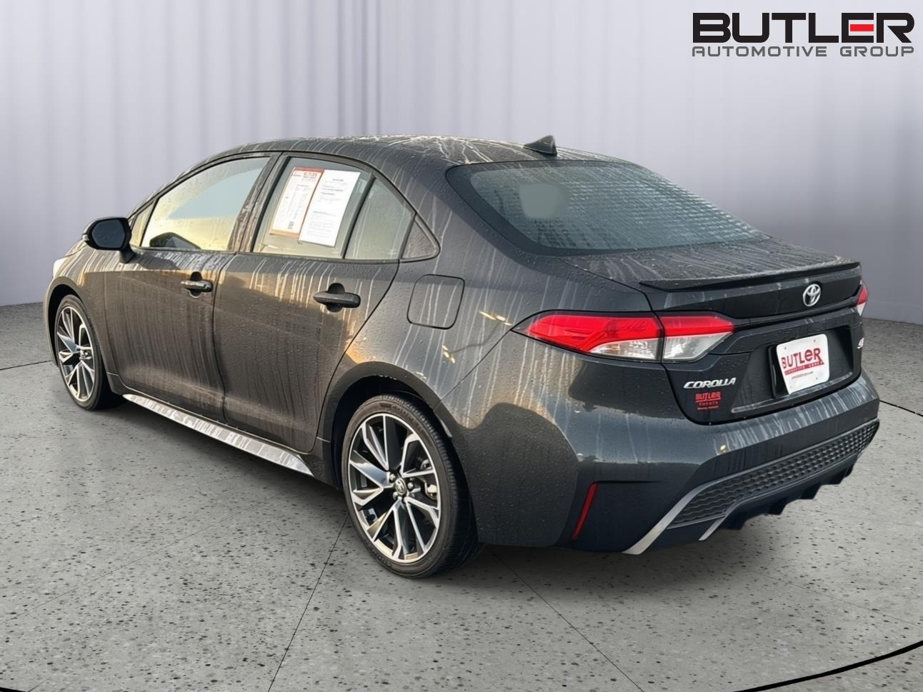 2022 Toyota Corolla SE photo 2