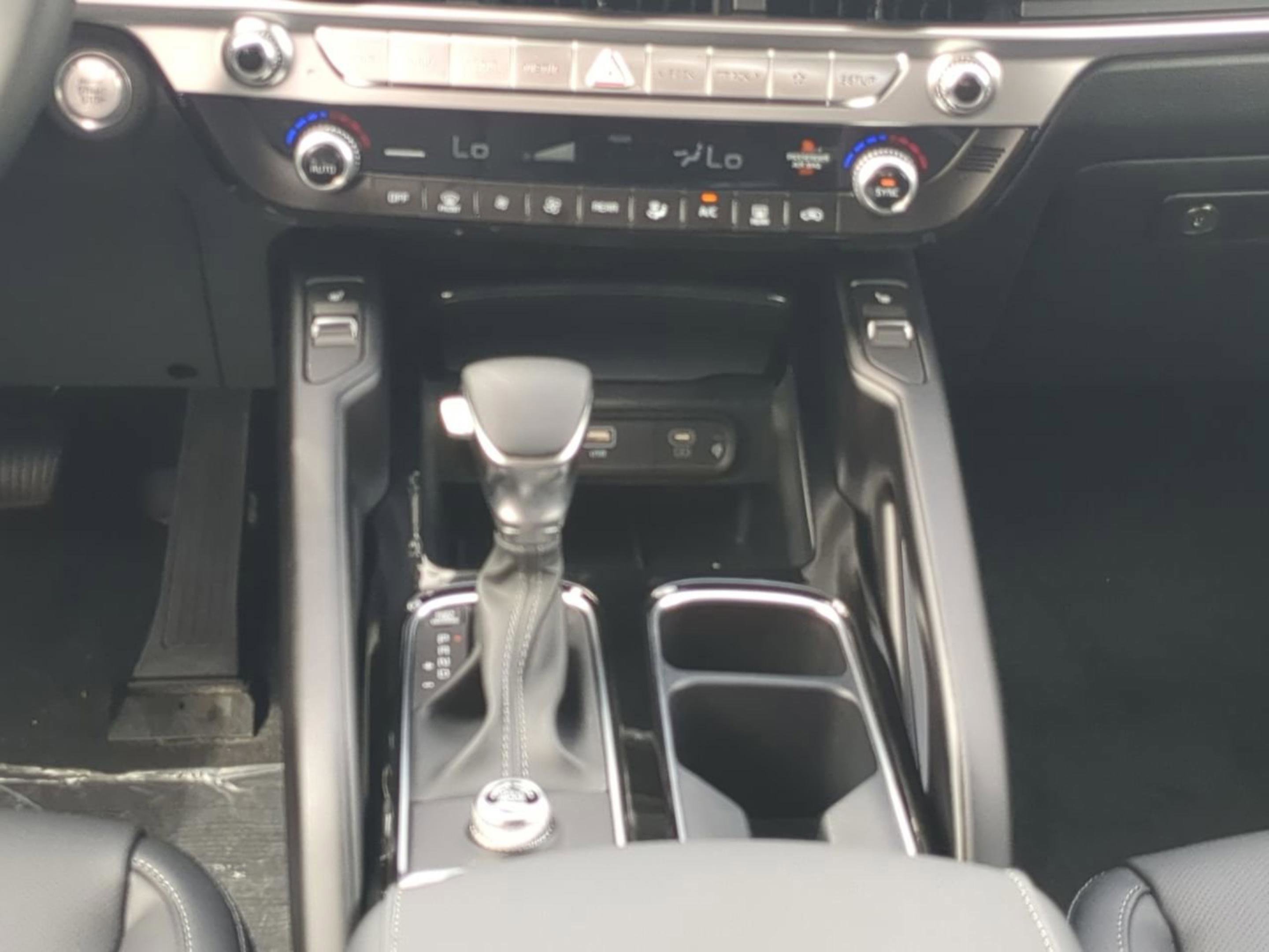 2025 Kia Telluride S photo 16