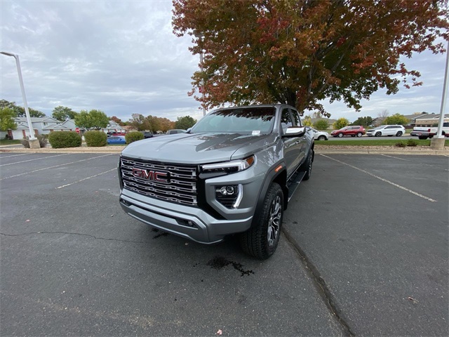 2024 GMC Canyon Denali's photo