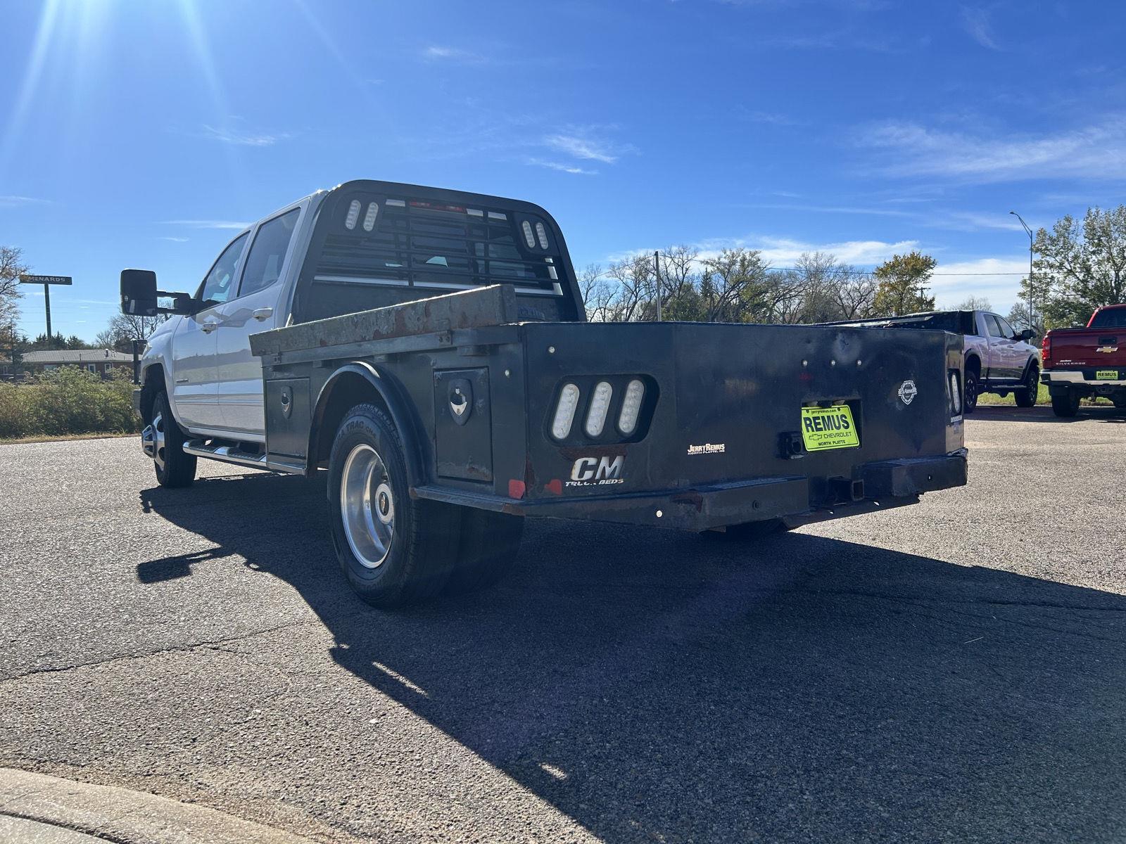 2019 Chevrolet Silverado 3500HD LT photo 3
