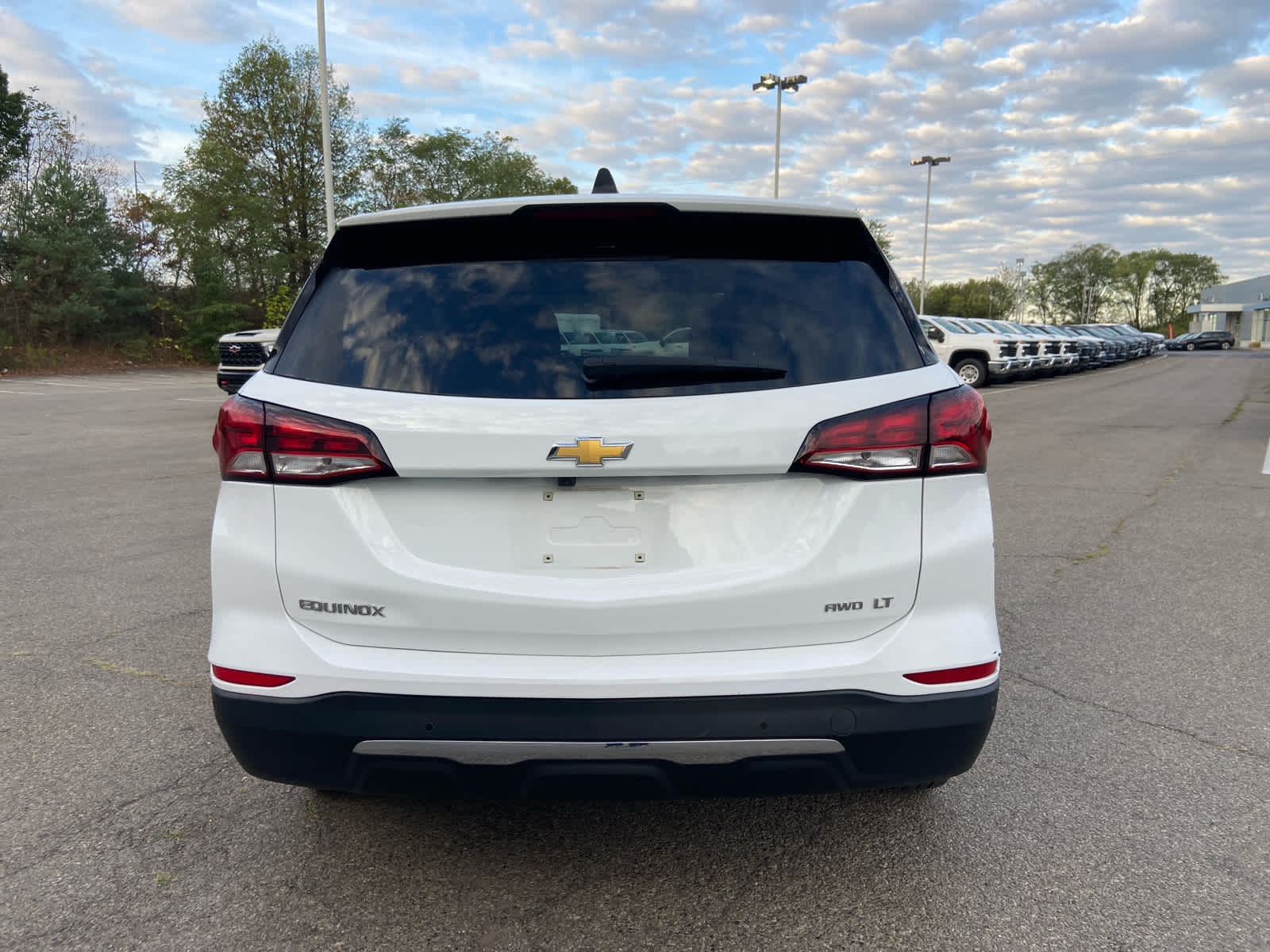 2023 Chevrolet Equinox LT photo 2